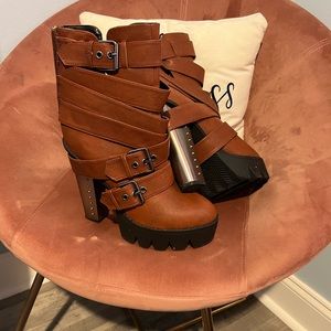 Vanita 01 brown bootie